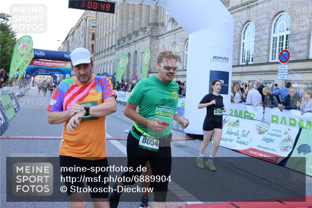 01.09.2024 - BARMER Alsterlauf Strokosch-Dieckow http://msf.ph/oto/6889904 01.09.2024 10:00:47 Ziel 2330, 2612, 2652, 2901, 3278, 3630, 4537, 4553, 4663, 4739, 4744, 5106, 5107, 8007, 8044, 8046, 8054, 8338 meine-sportfotos.de