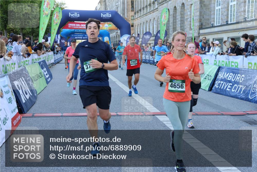 01.09.2024 - BARMER Alsterlauf Strokosch-Dieckow http://msf.ph/oto/6889909 01.09.2024 10:03:34 Ziel 2267, 2343, 2615, 2681, 2703, 2716, 2774, 2917, 2961, 2962, 3061, 3063, 3242, 3389, 3678, 3723, 3839, 3930, 4039, 4656, 4961, 5121, 5190, 8041, 8282 meine-sportfotos.de