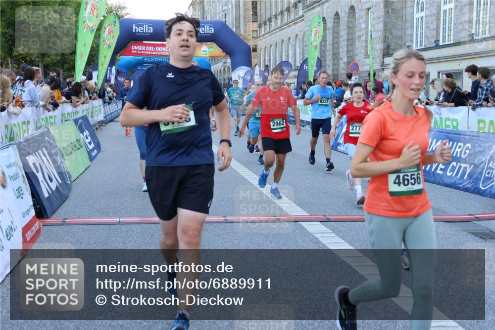 01.09.2024 - BARMER Alsterlauf Strokosch-Dieckow http://msf.ph/oto/6889911 01.09.2024 10:03:34 Ziel 2267, 2343, 2615, 2681, 2703, 2716, 2774, 2917, 2961, 2962, 3061, 3063, 3242, 3389, 3678, 3723, 3839, 3930, 4039, 4656, 4961, 5121, 5190, 8041, 8282 meine-sportfotos.de