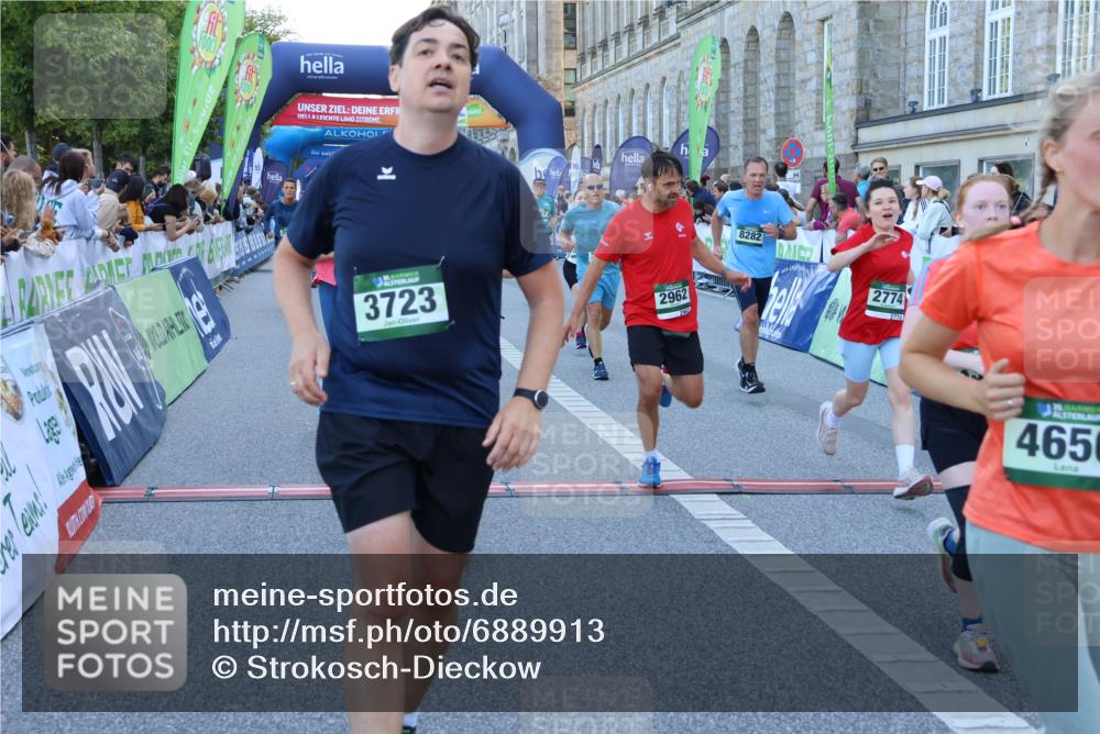 01.09.2024 - BARMER Alsterlauf Strokosch-Dieckow http://msf.ph/oto/6889913 01.09.2024 10:03:34 Ziel 2267, 2343, 2615, 2681, 2703, 2716, 2774, 2917, 2961, 2962, 3061, 3063, 3242, 3389, 3678, 3723, 3839, 3930, 4039, 4656, 4961, 5121, 5190, 8041, 8282 meine-sportfotos.de