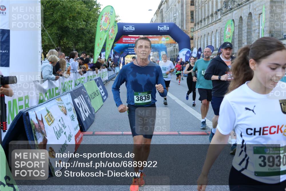 01.09.2024 - BARMER Alsterlauf Strokosch-Dieckow http://msf.ph/oto/6889922 01.09.2024 10:03:40 Ziel 2343, 2615, 2703, 2917, 2961, 3061, 3063, 3420, 3421, 3678, 3839, 3930, 4208, 4961, 5121, 5166, 5190, 8041, 8246, 8356 meine-sportfotos.de