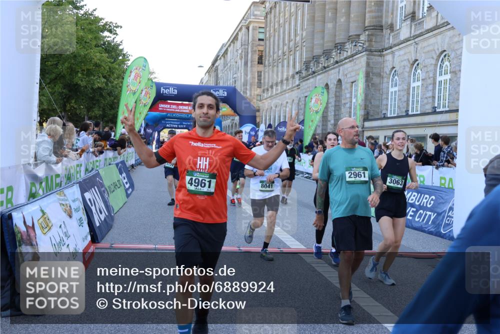 01.09.2024 - BARMER Alsterlauf Strokosch-Dieckow http://msf.ph/oto/6889924 01.09.2024 10:03:42 Ziel 2343, 2583, 2615, 2703, 2917, 2961, 3061, 3063, 3420, 3421, 3678, 4208, 4961, 5121, 5166, 5190, 8041, 8246, 8356 meine-sportfotos.de