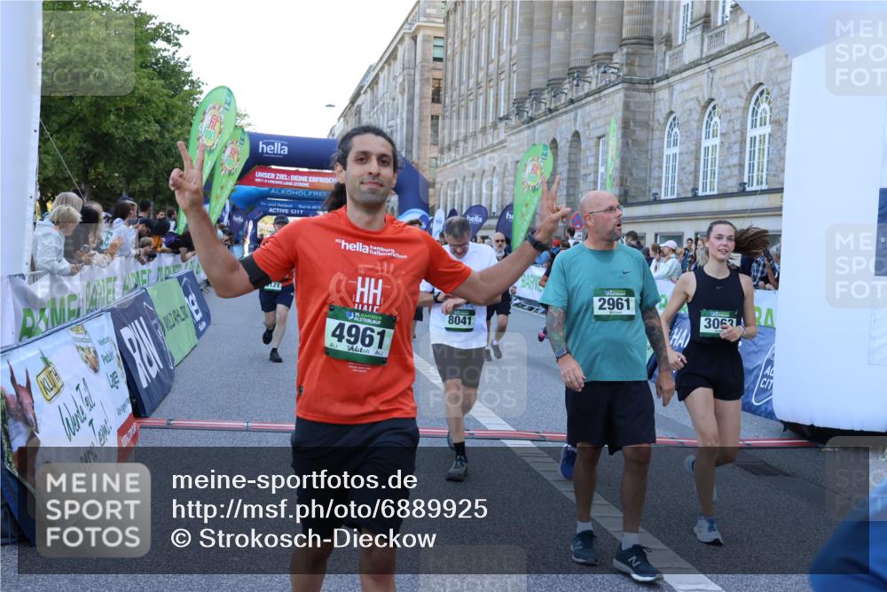 01.09.2024 - BARMER Alsterlauf Strokosch-Dieckow http://msf.ph/oto/6889925 01.09.2024 10:03:42 Ziel 2343, 2583, 2615, 2703, 2917, 2961, 3061, 3063, 3420, 3421, 3678, 4208, 4961, 5121, 5166, 5190, 8041, 8246, 8356 meine-sportfotos.de
