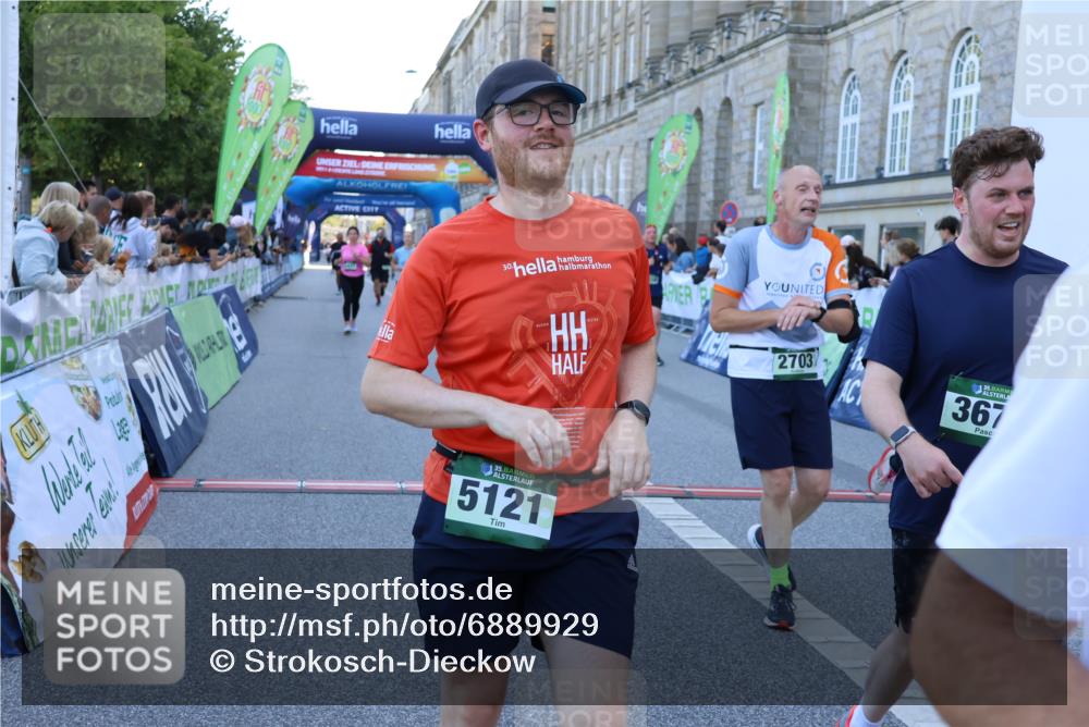 01.09.2024 - BARMER Alsterlauf Strokosch-Dieckow http://msf.ph/oto/6889929 01.09.2024 10:03:46 Ziel 2583, 2607, 2615, 2703, 3420, 3421, 3678, 3778, 4208, 4427, 4986, 5121, 5166, 5190, 8028, 8246, 8356 meine-sportfotos.de