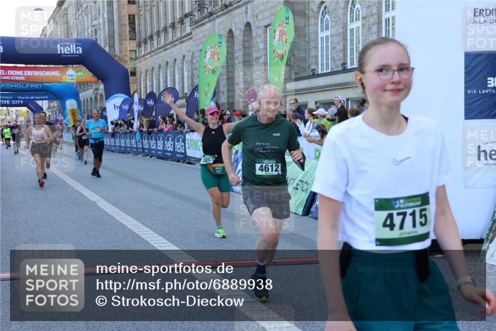 01.09.2024 - BARMER Alsterlauf Strokosch-Dieckow http://msf.ph/oto/6889938 01.09.2024 10:01:03 Ziel 2366, 2911, 3272, 3661, 3854, 3956, 4576, 4612, 4715, 4788, 8195 meine-sportfotos.de