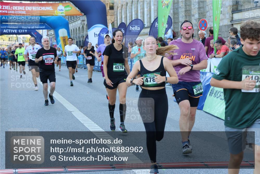 01.09.2024 - BARMER Alsterlauf Strokosch-Dieckow http://msf.ph/oto/6889962 01.09.2024 10:01:12 Ziel 2315, 2486, 2973, 3137, 3328, 3661, 3956, 4576, 4602, 4788, 5028, 8195, 8245, 8302 meine-sportfotos.de