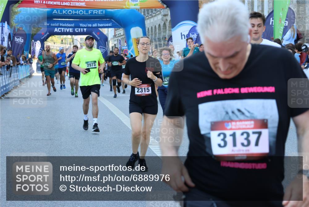 01.09.2024 - BARMER Alsterlauf Strokosch-Dieckow http://msf.ph/oto/6889976 01.09.2024 10:01:17 Ziel 2004, 2040, 2315, 2486, 2935, 2973, 3137, 3328, 3329, 3957, 4191, 4192, 4466, 4602, 5028, 5224, 5225, 8073, 8245, 8302, 8363 meine-sportfotos.de