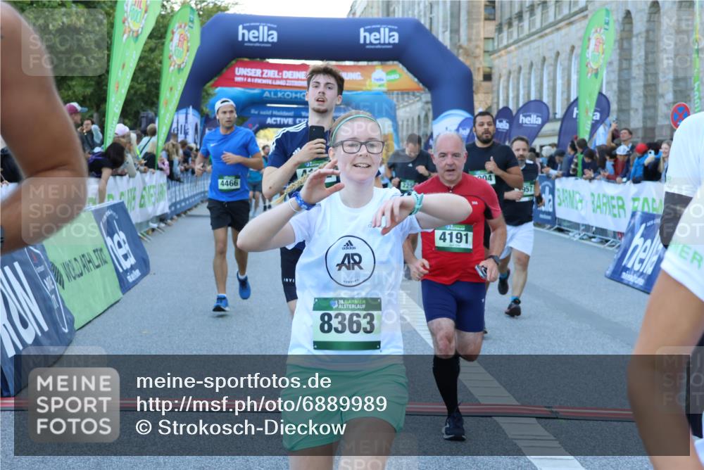 01.09.2024 - BARMER Alsterlauf Strokosch-Dieckow http://msf.ph/oto/6889989 01.09.2024 10:01:25 Ziel 2004, 2040, 2250, 2935, 3018, 3170, 3171, 3327, 3329, 3957, 3968, 4191, 4192, 4354, 4466, 4559, 4583, 4695, 5224, 5225, 5261, 5264, 8073, 8363 meine-sportfotos.de