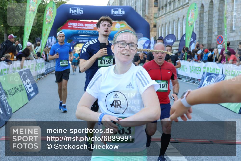 01.09.2024 - BARMER Alsterlauf Strokosch-Dieckow http://msf.ph/oto/6889991 01.09.2024 10:01:26 Ziel 2004, 2040, 2250, 2935, 3018, 3170, 3171, 3204, 3327, 3329, 3957, 3968, 4191, 4192, 4354, 4466, 4559, 4583, 4695, 5224, 5225, 5261, 5264, 8073, 8363 meine-sportfotos.de
