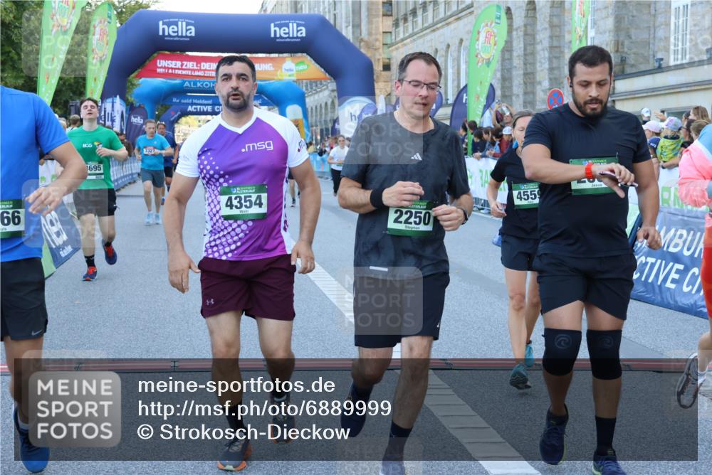 01.09.2024 - BARMER Alsterlauf Strokosch-Dieckow http://msf.ph/oto/6889999 01.09.2024 10:01:29 Ziel 2004, 2114, 2243, 2250, 2513, 2891, 3018, 3142, 3170, 3171, 3204, 3327, 3472, 3957, 3968, 4354, 4466, 4559, 4583, 4695, 5261, 5264 meine-sportfotos.de