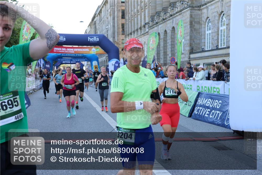 01.09.2024 - BARMER Alsterlauf Strokosch-Dieckow http://msf.ph/oto/6890008 01.09.2024 10:01:38 Ziel 2006, 2114, 2152, 2243, 2513, 2890, 2891, 3057, 3058, 3142, 3204, 3208, 3209, 3472, 3590, 4182, 4647, 4766, 5261, 5264 meine-sportfotos.de