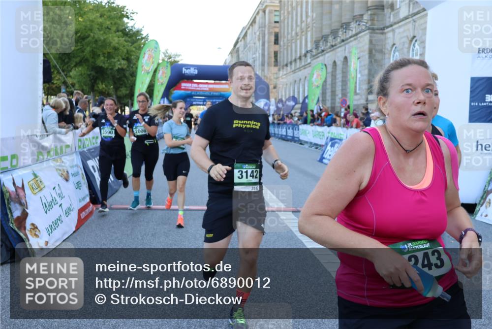 01.09.2024 - BARMER Alsterlauf Strokosch-Dieckow http://msf.ph/oto/6890012 01.09.2024 10:01:41 Ziel 2006, 2122, 2152, 2243, 2357, 2513, 2890, 2891, 3057, 3058, 3102, 3142, 3208, 3209, 3472, 3590, 3702, 4182, 4647, 4766, 4923 meine-sportfotos.de