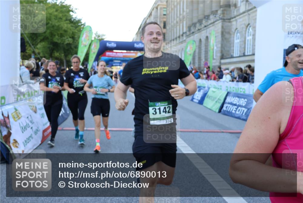 01.09.2024 - BARMER Alsterlauf Strokosch-Dieckow http://msf.ph/oto/6890013 01.09.2024 10:01:41 Ziel 2006, 2122, 2152, 2243, 2357, 2513, 2890, 2891, 3057, 3058, 3102, 3142, 3208, 3209, 3472, 3590, 3702, 4182, 4647, 4766, 4923 meine-sportfotos.de