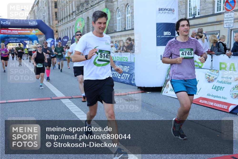 01.09.2024 - BARMER Alsterlauf Strokosch-Dieckow http://msf.ph/oto/6890044 01.09.2024 10:01:53 Ziel 2122, 2208, 2356, 2762, 2763, 2784, 3093, 3123, 3537, 3658, 3702, 4024, 4140, 4158, 4311, 4404, 4500, 4619, 4628, 4745, 4827, 4923, 5141, 5207 meine-sportfotos.de