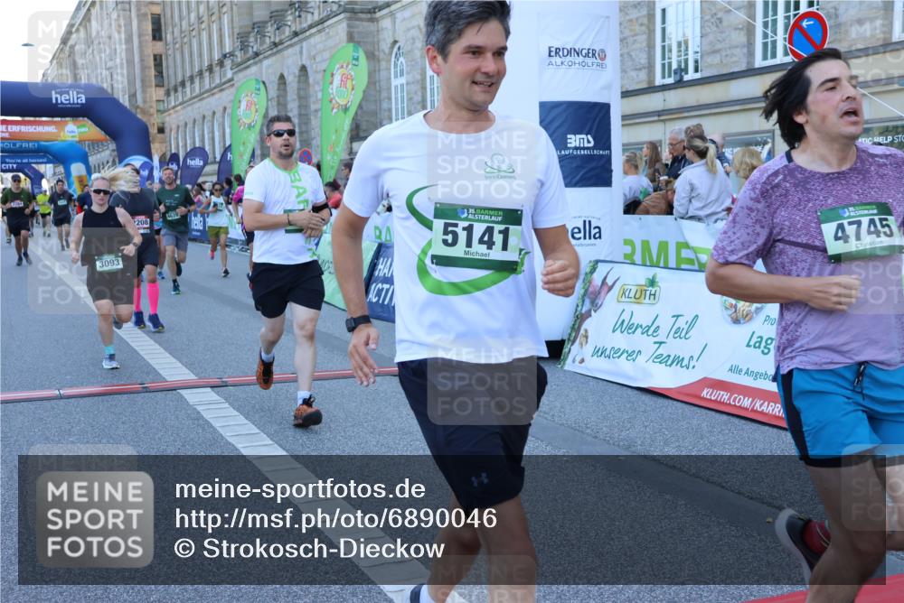 01.09.2024 - BARMER Alsterlauf Strokosch-Dieckow http://msf.ph/oto/6890046 01.09.2024 10:01:53 Ziel 2122, 2208, 2356, 2762, 2763, 2784, 3093, 3123, 3537, 3658, 3702, 4024, 4140, 4158, 4311, 4404, 4500, 4619, 4628, 4745, 4827, 4923, 5141, 5207 meine-sportfotos.de