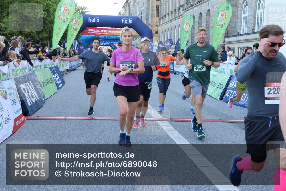 01.09.2024 - BARMER Alsterlauf Strokosch-Dieckow http://msf.ph/oto/6890048 01.09.2024 10:01:56 Ziel 2208, 2356, 2762, 2763, 2784, 3093, 3123, 3203, 3521, 3537, 3650, 3658, 3746, 3862, 4024, 4140, 4158, 4311, 4404, 4500, 4619, 4628, 4827, 5207, 5254, 8063 meine-sportfotos.de
