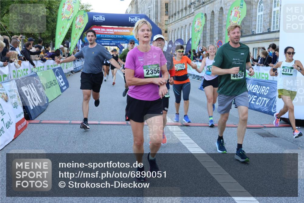 01.09.2024 - BARMER Alsterlauf Strokosch-Dieckow http://msf.ph/oto/6890051 01.09.2024 10:01:57 Ziel 2208, 2356, 2677, 2762, 2763, 2784, 3093, 3123, 3203, 3521, 3537, 3650, 3658, 3746, 3862, 4024, 4086, 4140, 4158, 4311, 4404, 4500, 4619, 4628, 4827, 5254, 8063 meine-sportfotos.de