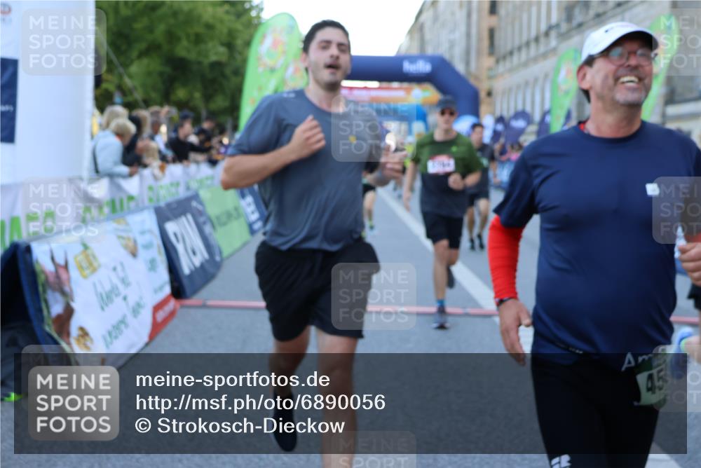 01.09.2024 - BARMER Alsterlauf Strokosch-Dieckow http://msf.ph/oto/6890056 01.09.2024 10:01:58 Ziel 2356, 2677, 2762, 2763, 2784, 3123, 3203, 3521, 3537, 3650, 3658, 3746, 3862, 4024, 4085, 4086, 4140, 4158, 4311, 4404, 4500, 4619, 4628, 4827, 5254, 8063 meine-sportfotos.de