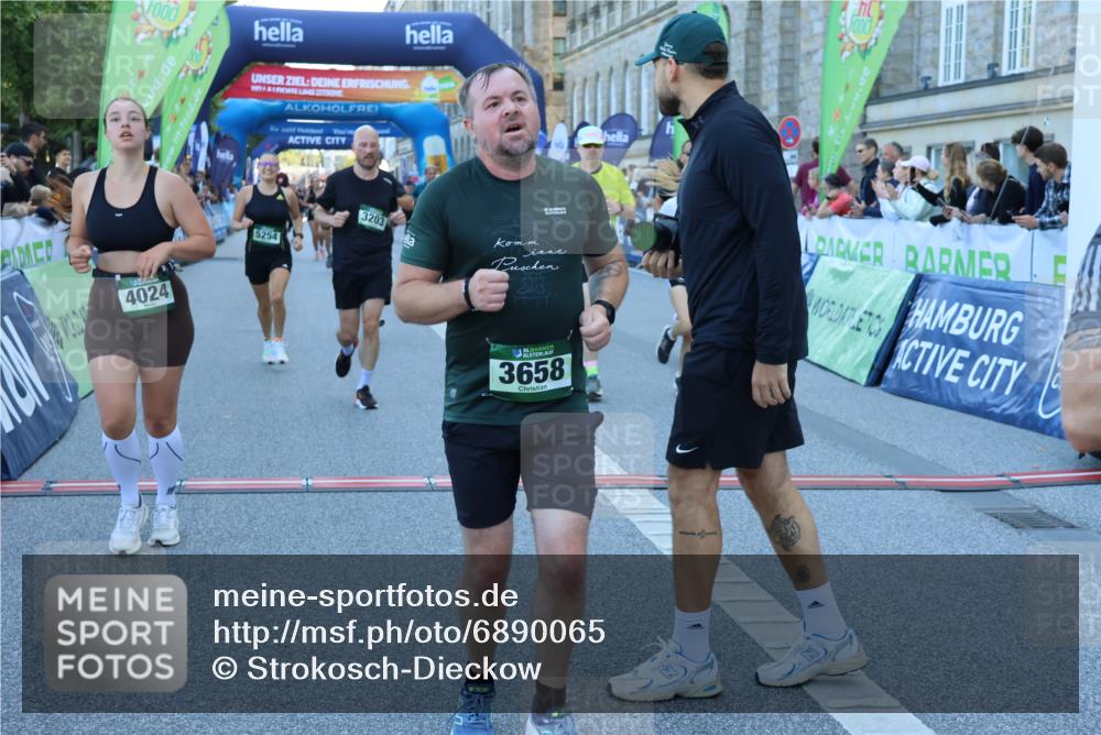 01.09.2024 - BARMER Alsterlauf Strokosch-Dieckow http://msf.ph/oto/6890065 01.09.2024 10:02:04 Ziel 2442, 2642, 2677, 2691, 2769, 2939, 3026, 3203, 3521, 3650, 3658, 3746, 3862, 4024, 4085, 4086, 4138, 4158, 4218, 4509, 4719, 4827, 4972, 5210, 5254, 5263, 8063, 8297 meine-sportfotos.de