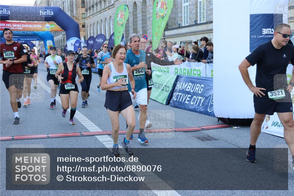 01.09.2024 - BARMER Alsterlauf Strokosch-Dieckow http://msf.ph/oto/6890076 01.09.2024 10:02:10 Ziel 2116, 2442, 2642, 2677, 2691, 2769, 2939, 3026, 3294, 4085, 4086, 4138, 4218, 4441, 4509, 4719, 4972, 5210, 5263, 8297 meine-sportfotos.de