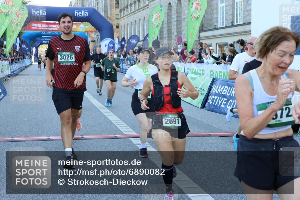01.09.2024 - BARMER Alsterlauf Strokosch-Dieckow http://msf.ph/oto/6890082 01.09.2024 10:02:12 Ziel 2116, 2442, 2642, 2691, 2769, 2939, 3026, 3294, 3350, 3351, 3685, 4138, 4218, 4441, 4509, 4719, 4972, 5210, 5263, 5283, 8297 meine-sportfotos.de