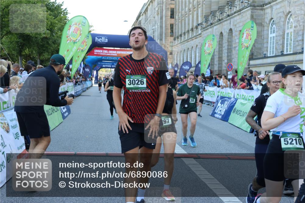 01.09.2024 - BARMER Alsterlauf Strokosch-Dieckow http://msf.ph/oto/6890086 01.09.2024 10:02:13 Ziel 2116, 2442, 2691, 2769, 2939, 3026, 3294, 3350, 3351, 3685, 4138, 4218, 4441, 4509, 4719, 5210, 5263, 5283, 8130, 8297 meine-sportfotos.de