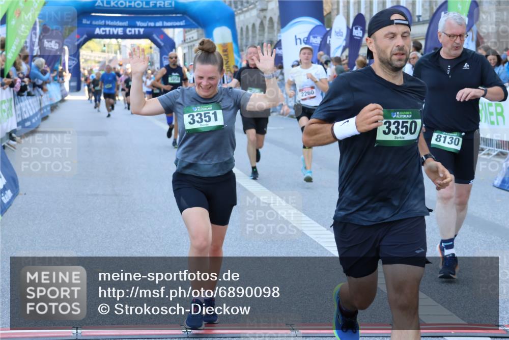 01.09.2024 - BARMER Alsterlauf Strokosch-Dieckow http://msf.ph/oto/6890098 01.09.2024 10:02:23 Ziel 2260, 2656, 2657, 2823, 3350, 3351, 3685, 3958, 4169, 4892, 5037, 5283, 8130 meine-sportfotos.de