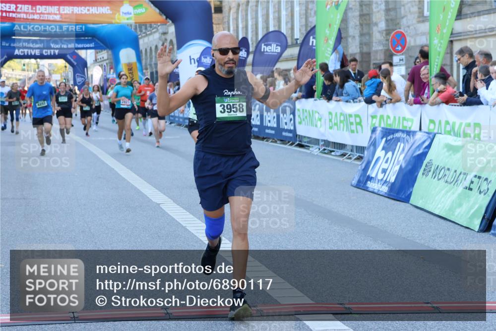 01.09.2024 - BARMER Alsterlauf Strokosch-Dieckow http://msf.ph/oto/6890117 01.09.2024 10:02:28 Ziel 2098, 2099, 2112, 2260, 2656, 2657, 2823, 3591, 3958, 3979, 4169, 4308, 4703, 4892, 5033, 5037 meine-sportfotos.de