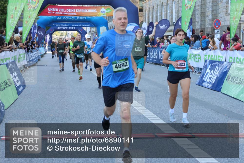 01.09.2024 - BARMER Alsterlauf Strokosch-Dieckow http://msf.ph/oto/6890141 01.09.2024 10:02:33 Ziel 2098, 2099, 2112, 2134, 2185, 2210, 2274, 2823, 3046, 3051, 3163, 3226, 3284, 3591, 3928, 3979, 4106, 4169, 4216, 4308, 4406, 4703, 4892, 4906, 5033, 5037, 5238, 8011 meine-sportfotos.de