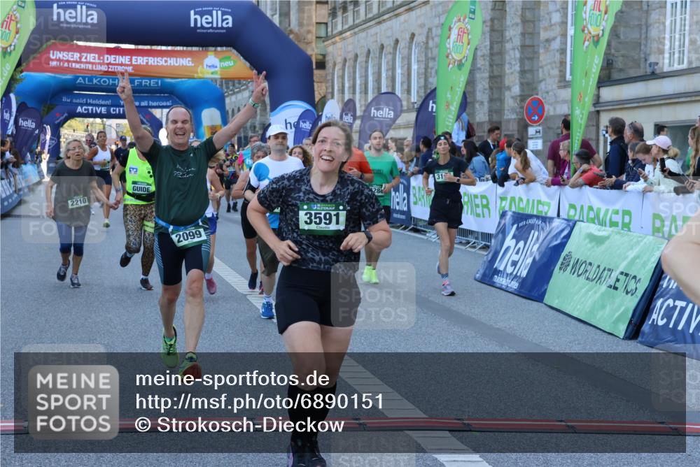 01.09.2024 - BARMER Alsterlauf Strokosch-Dieckow http://msf.ph/oto/6890151 01.09.2024 10:02:36 Ziel 2098, 2099, 2112, 2134, 2185, 2210, 2274, 2555, 2740, 2823, 3046, 3051, 3072, 3163, 3226, 3284, 3373, 3393, 3523, 3591, 3860, 3928, 3979, 3986, 4106, 4216, 4308, 4406, 4507, 4703, 4841, 4892, 4906, 5033, 5145, 5238, 8011, 8296 meine-sportfotos.de