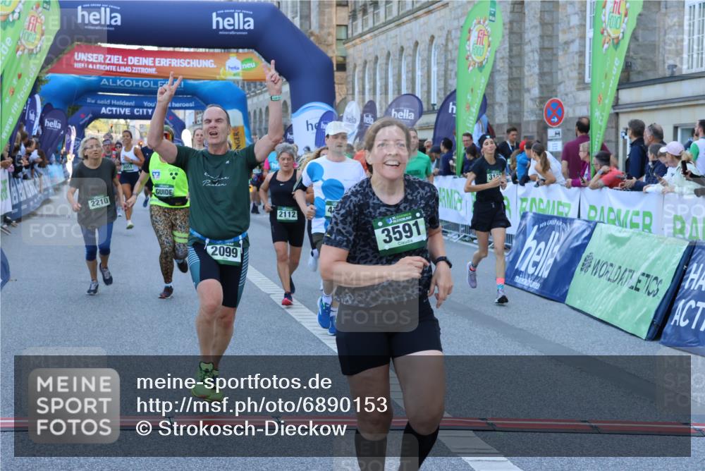 01.09.2024 - BARMER Alsterlauf Strokosch-Dieckow http://msf.ph/oto/6890153 01.09.2024 10:02:37 Ziel 2098, 2099, 2112, 2134, 2185, 2210, 2274, 2555, 2740, 3046, 3051, 3072, 3163, 3226, 3284, 3373, 3393, 3523, 3591, 3860, 3928, 3979, 3986, 4106, 4216, 4308, 4378, 4406, 4507, 4703, 4841, 4906, 5033, 5145, 5238, 8011, 8296 meine-sportfotos.de