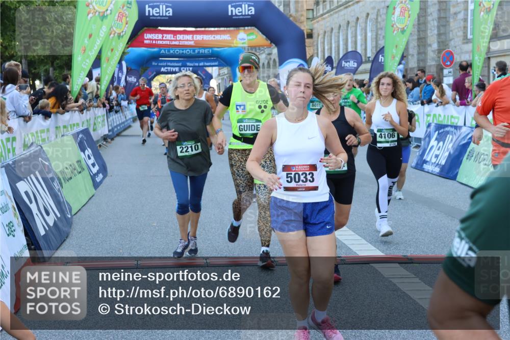 01.09.2024 - BARMER Alsterlauf Strokosch-Dieckow http://msf.ph/oto/6890162 01.09.2024 10:02:39 Ziel 2098, 2099, 2112, 2134, 2185, 2210, 2274, 2555, 2740, 3046, 3051, 3072, 3163, 3226, 3284, 3373, 3393, 3523, 3591, 3805, 3860, 3928, 3979, 3986, 4106, 4175, 4176, 4216, 4378, 4406, 4507, 4703, 4841, 4906, 5033, 5145, 5238, 8011, 8296 meine-sportfotos.de