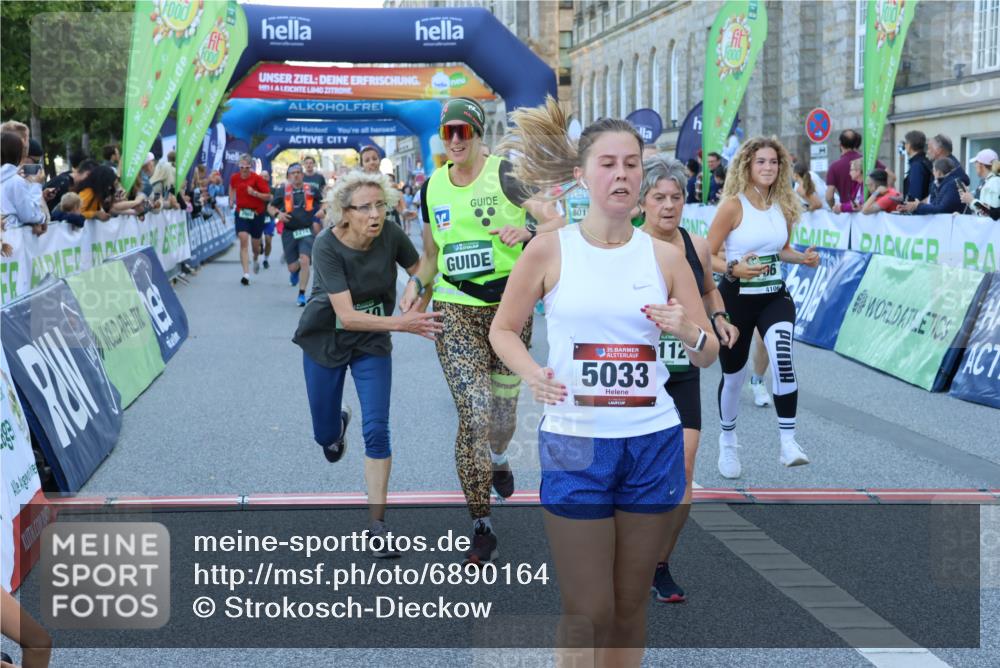 01.09.2024 - BARMER Alsterlauf Strokosch-Dieckow http://msf.ph/oto/6890164 01.09.2024 10:02:39 Ziel 2098, 2099, 2112, 2134, 2185, 2210, 2274, 2555, 2740, 3046, 3051, 3072, 3163, 3226, 3284, 3373, 3393, 3523, 3591, 3805, 3860, 3928, 3979, 3986, 4106, 4175, 4176, 4216, 4378, 4406, 4507, 4703, 4841, 4906, 5033, 5145, 5238, 8011, 8296 meine-sportfotos.de