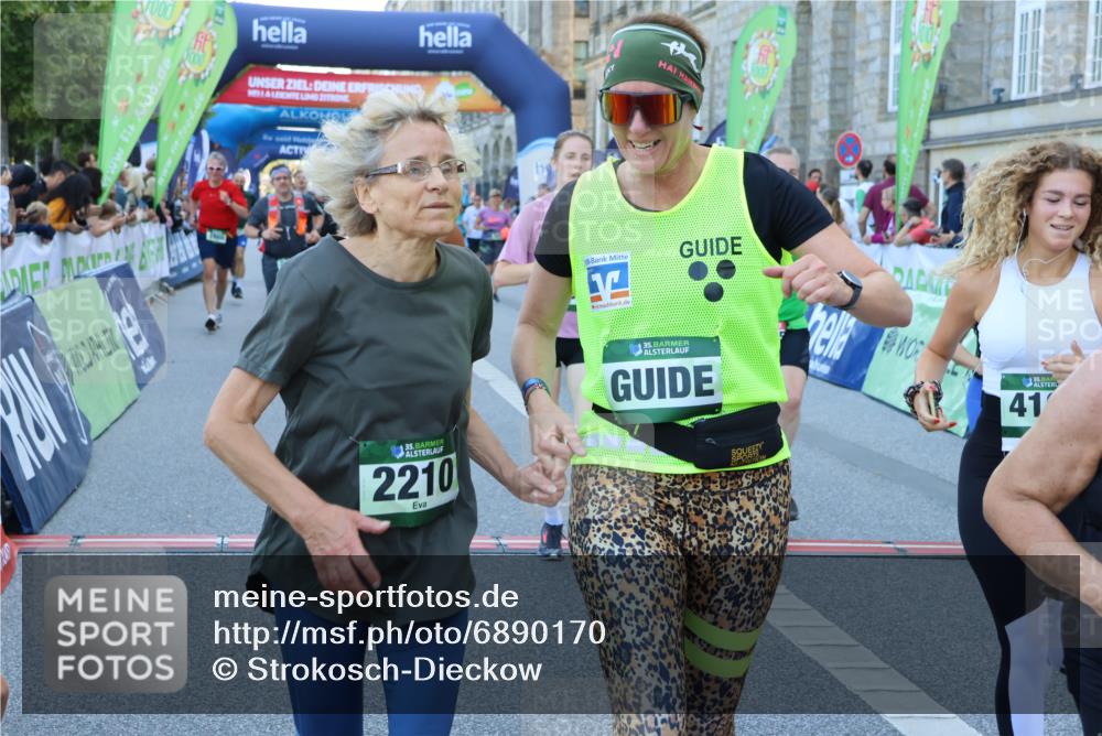 01.09.2024 - BARMER Alsterlauf Strokosch-Dieckow http://msf.ph/oto/6890170 01.09.2024 10:02:41 Ziel 2112, 2134, 2185, 2210, 2274, 2555, 2740, 2884, 3046, 3051, 3072, 3163, 3226, 3284, 3308, 3373, 3393, 3523, 3805, 3860, 3928, 3986, 4106, 4175, 4176, 4216, 4378, 4406, 4507, 4841, 4906, 5033, 5145, 5238, 8011, 8296 meine-sportfotos.de