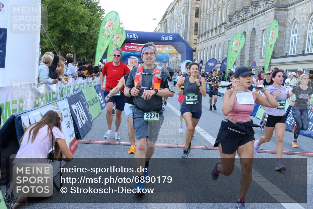 01.09.2024 - BARMER Alsterlauf Strokosch-Dieckow http://msf.ph/oto/6890179 01.09.2024 10:02:44 Ziel 2185, 2274, 2555, 2740, 2884, 3046, 3051, 3072, 3308, 3373, 3393, 3523, 3593, 3759, 3805, 3860, 3928, 3986, 4026, 4175, 4176, 4216, 4378, 4507, 4841, 4906, 5145, 5238, 8011, 8296 meine-sportfotos.de