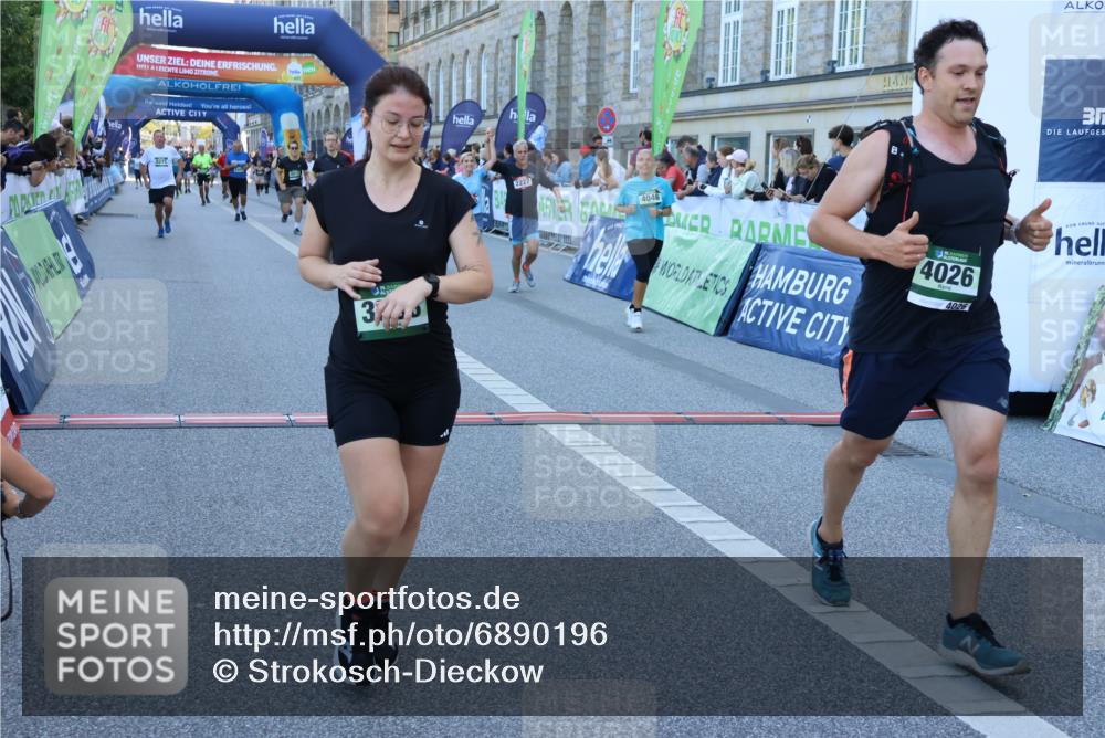 01.09.2024 - BARMER Alsterlauf Strokosch-Dieckow http://msf.ph/oto/6890196 01.09.2024 10:02:54 Ziel 2227, 2275, 2790, 2884, 3162, 3228, 3465, 3593, 3759, 4026, 4046, 4912, 4966, 4977, 5131, 8215, 8244 meine-sportfotos.de