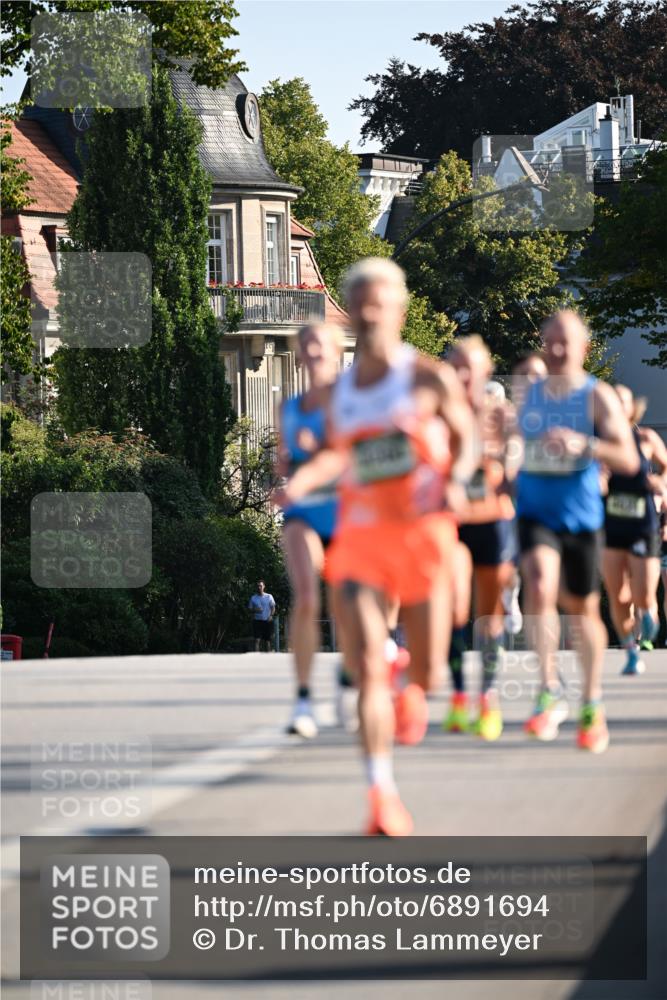 01.09.2024 - BARMER Alsterlauf Dr. Thomas Lammeyer http://msf.ph/oto/6891694 01.09.2024 09:22:31 Laufen  meine-sportfotos.de