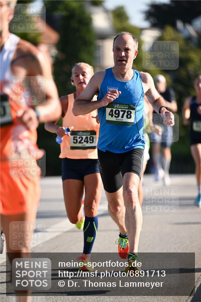 01.09.2024 - BARMER Alsterlauf Dr. Thomas Lammeyer http://msf.ph/oto/6891713 01.09.2024 09:22:33 Laufen 5249, 35, 4978 meine-sportfotos.de