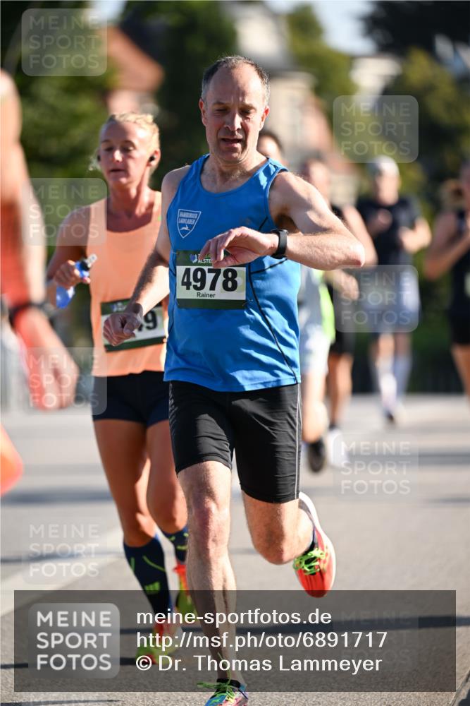 01.09.2024 - BARMER Alsterlauf Dr. Thomas Lammeyer http://msf.ph/oto/6891717 01.09.2024 09:22:34 Laufen 4978 meine-sportfotos.de