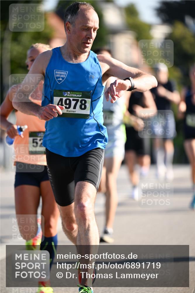 01.09.2024 - BARMER Alsterlauf Dr. Thomas Lammeyer http://msf.ph/oto/6891719 01.09.2024 09:22:34 Laufen 52, 35, 4978 meine-sportfotos.de