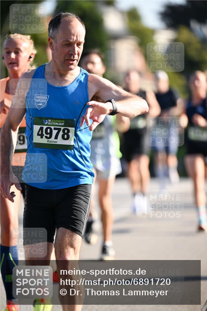 01.09.2024 - BARMER Alsterlauf Dr. Thomas Lammeyer http://msf.ph/oto/6891720 01.09.2024 09:22:34 Laufen 9, 35, 4978 meine-sportfotos.de