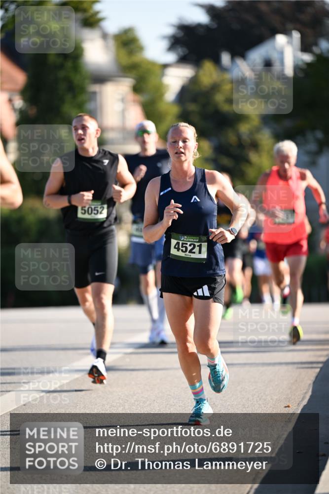 01.09.2024 - BARMER Alsterlauf Dr. Thomas Lammeyer http://msf.ph/oto/6891725 01.09.2024 09:22:35 Laufen 5052, 35, 4521 meine-sportfotos.de