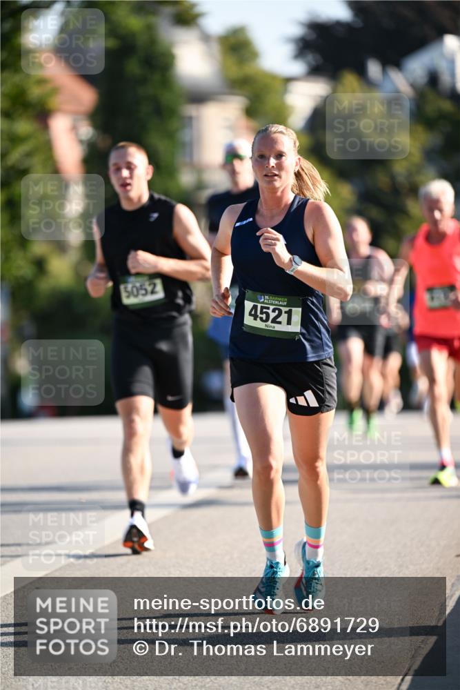 01.09.2024 - BARMER Alsterlauf Dr. Thomas Lammeyer http://msf.ph/oto/6891729 01.09.2024 09:22:36 Laufen 5052, 35, 4521 meine-sportfotos.de