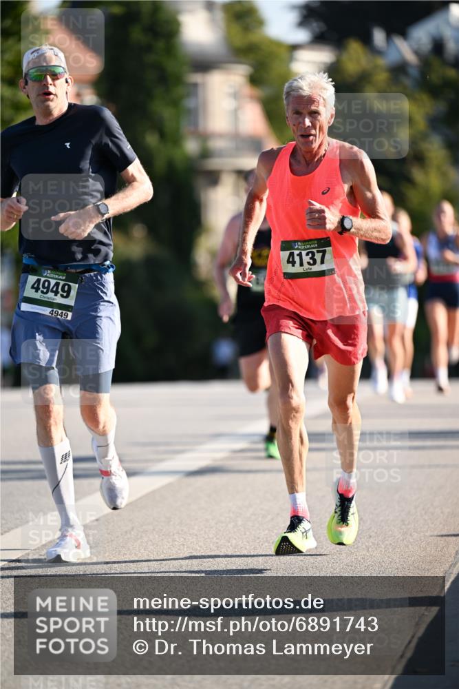 01.09.2024 - BARMER Alsterlauf Dr. Thomas Lammeyer http://msf.ph/oto/6891743 01.09.2024 09:22:38 Laufen 135, 4949, 4949, 4137 meine-sportfotos.de