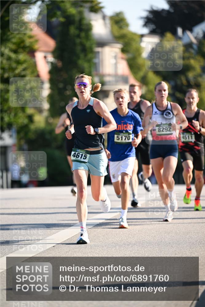 01.09.2024 - BARMER Alsterlauf Dr. Thomas Lammeyer http://msf.ph/oto/6891760 01.09.2024 09:22:41 Laufen 4615, 8292, 5170, 4511 meine-sportfotos.de