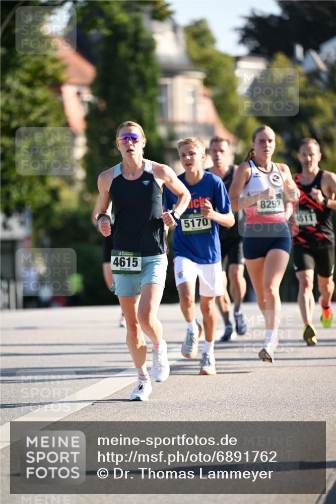 01.09.2024 - BARMER Alsterlauf Dr. Thomas Lammeyer http://msf.ph/oto/6891762 01.09.2024 09:22:41 Laufen 4615, 8292, 5170, 4511 meine-sportfotos.de