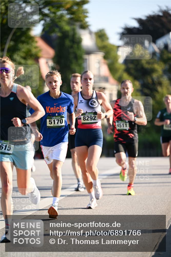 01.09.2024 - BARMER Alsterlauf Dr. Thomas Lammeyer http://msf.ph/oto/6891766 01.09.2024 09:22:42 Laufen 615, 5170, 8292, 4511 meine-sportfotos.de