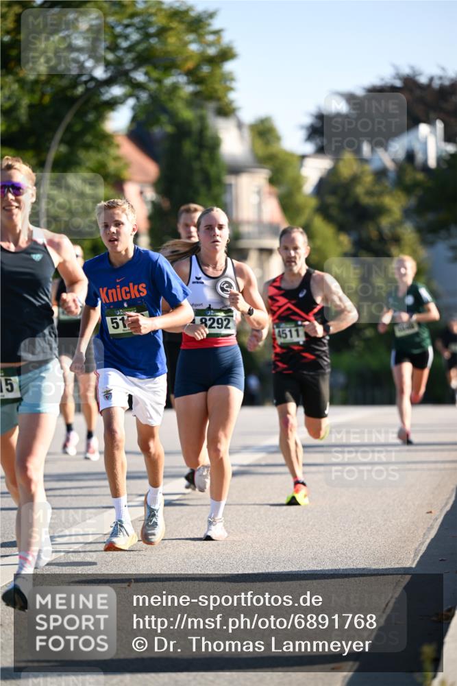 01.09.2024 - BARMER Alsterlauf Dr. Thomas Lammeyer http://msf.ph/oto/6891768 01.09.2024 09:22:43 Laufen 15, 51, 8292, 4511 meine-sportfotos.de