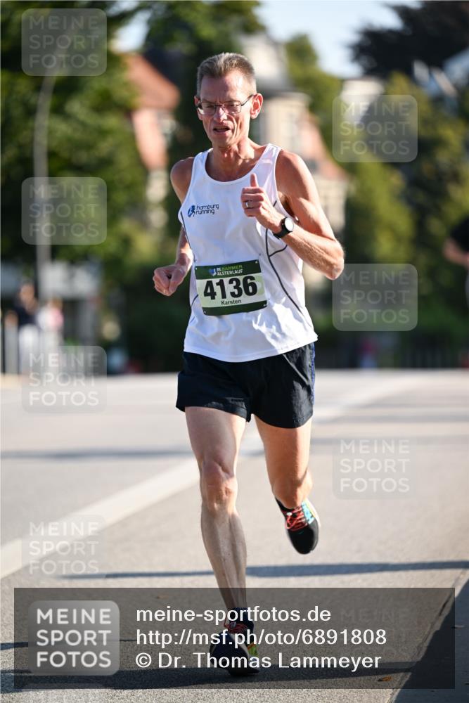 01.09.2024 - BARMER Alsterlauf Dr. Thomas Lammeyer http://msf.ph/oto/6891808 01.09.2024 09:22:50 Laufen 35, 4136 meine-sportfotos.de