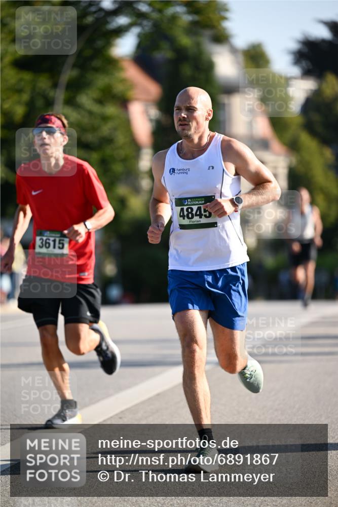 01.09.2024 - BARMER Alsterlauf Dr. Thomas Lammeyer http://msf.ph/oto/6891867 01.09.2024 09:23:03 Laufen 3615, 35, 4845 meine-sportfotos.de